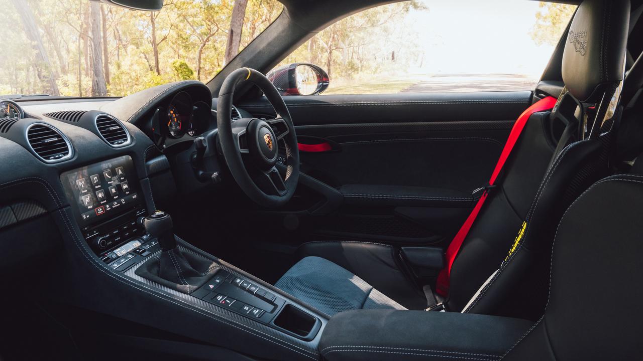 Porsche Cayman GT4 RS