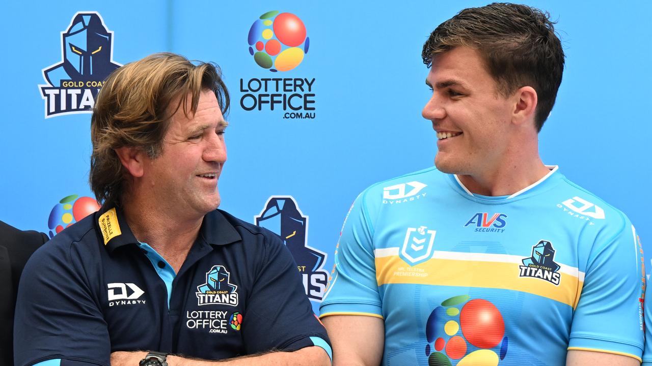 (L-R) Des Hasler and Beau Fermor.