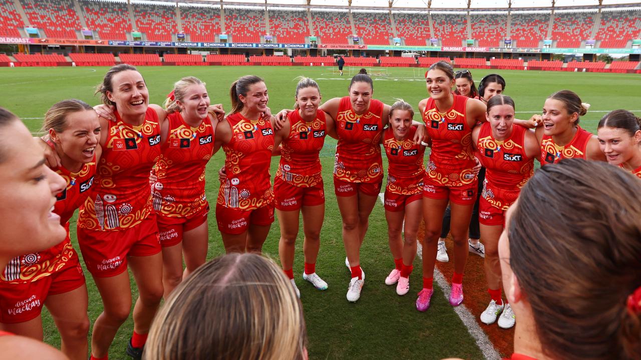 Suns players celebrate