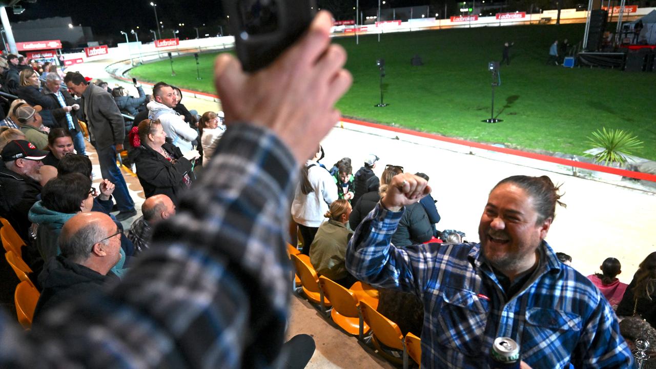 The crowd was in a good mood