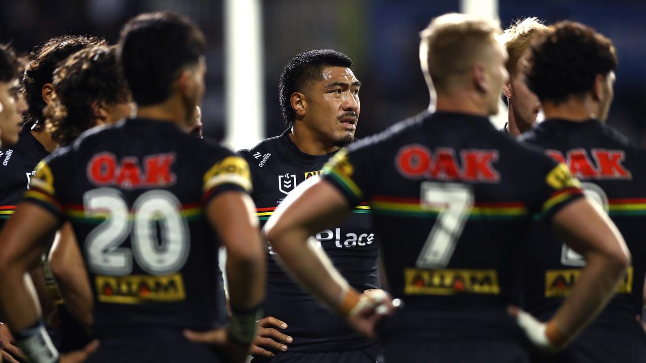 Moses Leota (c) recovers