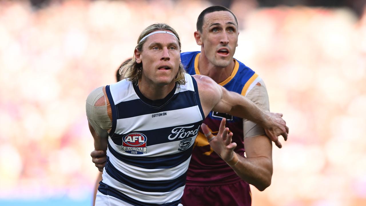 (L-R) Mark Blicavs and Oscar McInerney.