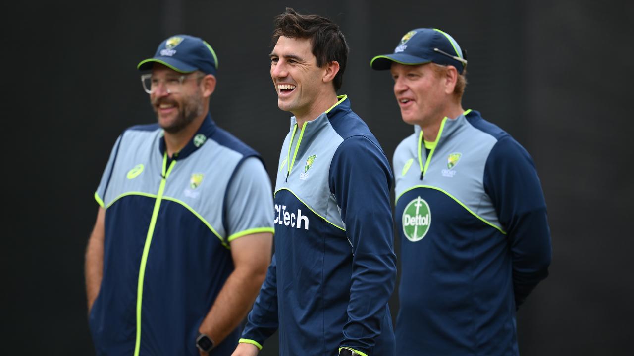 (L-R) Daniel Vettori, Pat Cummins and Andrew McDonald.