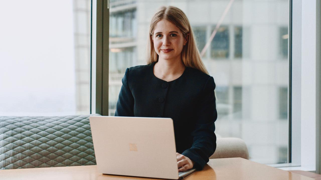 YOUNG PROFESSIONALS AI USE