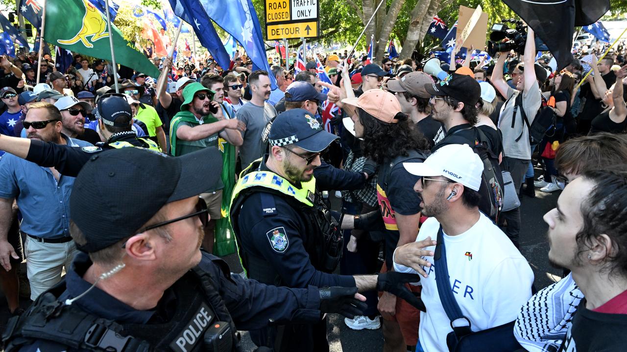 Police separate pro- and anti-immigration protesters in Brisbane