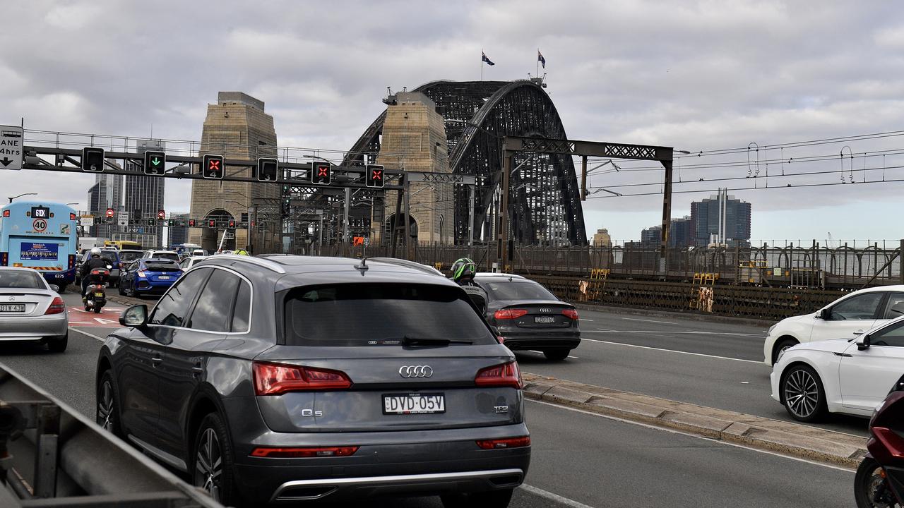 Traffic on Sydney Harbour Bridge