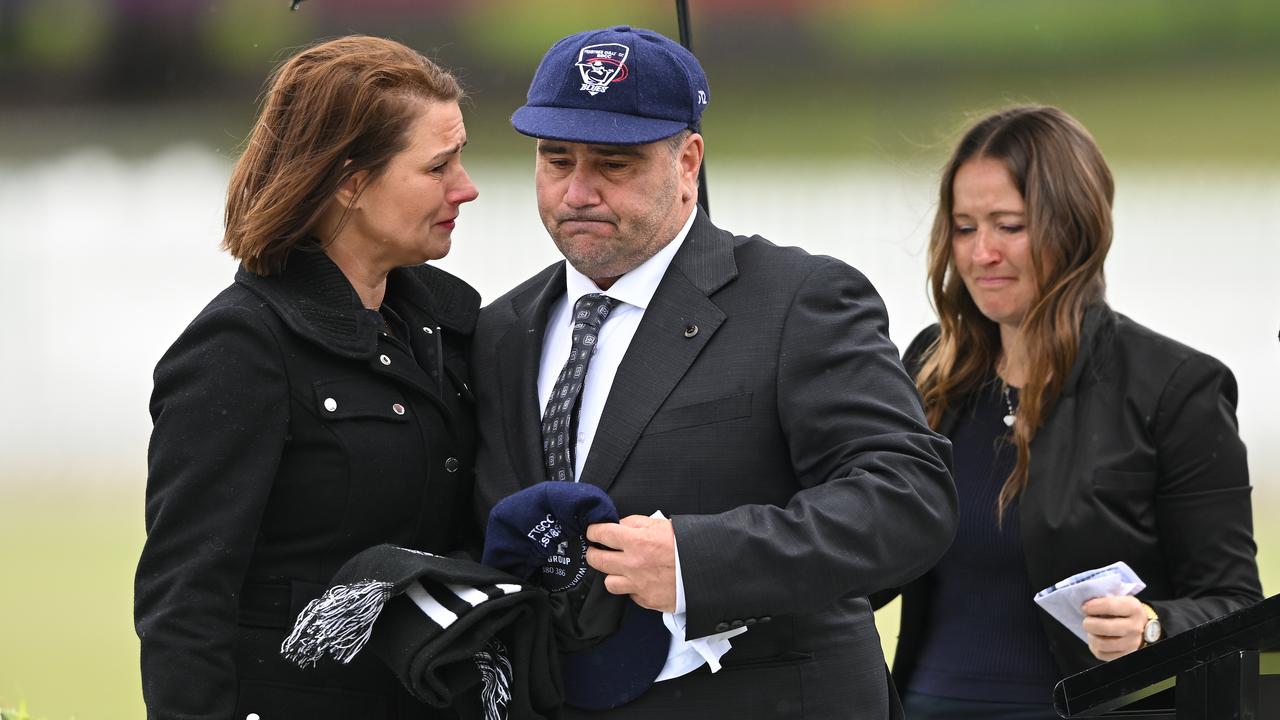 Jace Austin (centre)