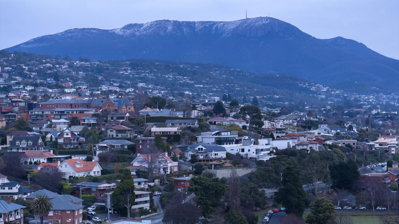 Snow-covered kunanyi / Mt Wellington in Hobart (file image)