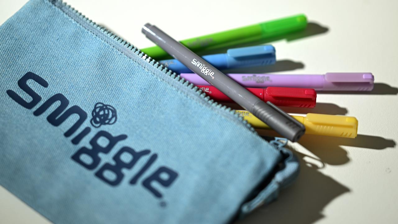 A set of Smiggle markers
