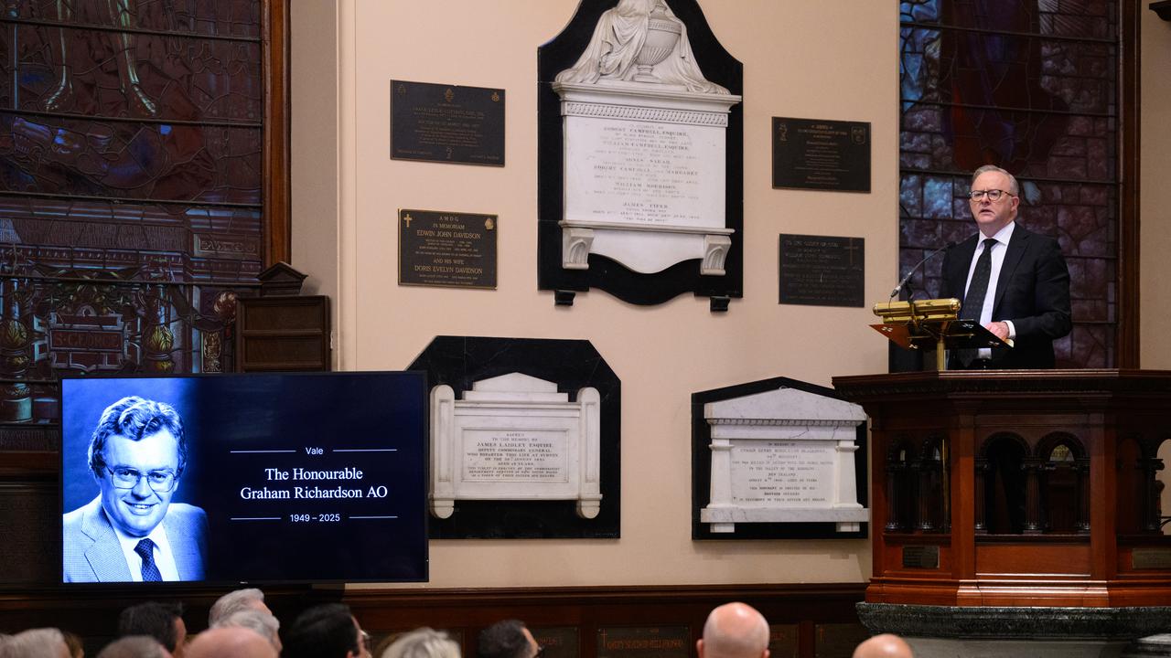 Anthony Albanese delivers the eulogy for Graham Richardson.