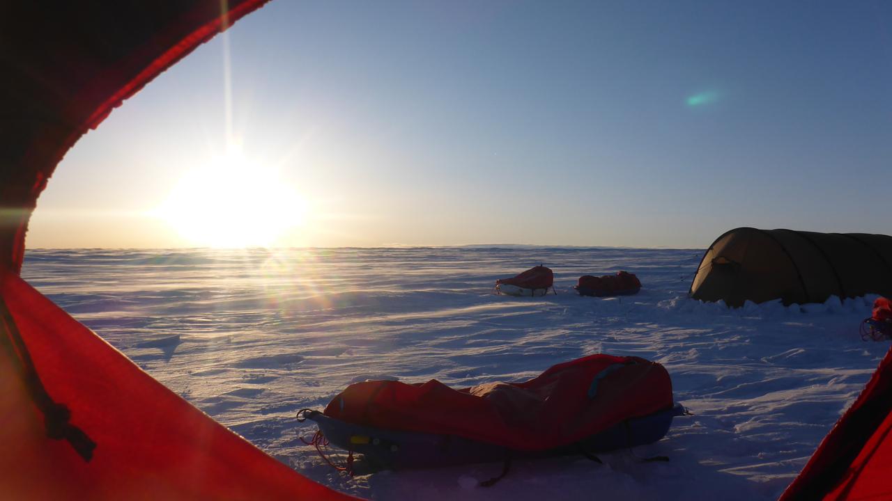 An expedition on the Greenland ice sheet