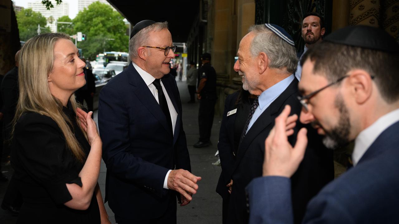 Anthony Albanese and Jodie Haydon arrive at The Great Synagogue