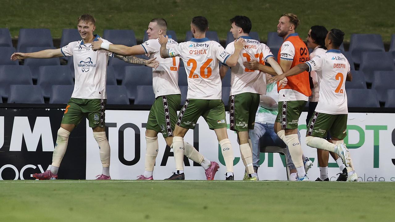 Matthew Dench (left)