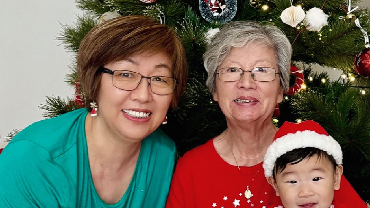 Jieqi Zhang with her mother and grandson
