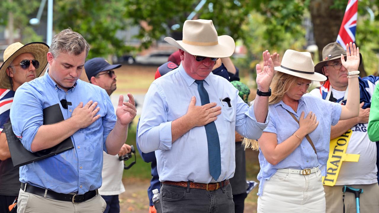 One Nation's Sean Bell and Barnaby Joyce and anti-vaxxer Monica Smit