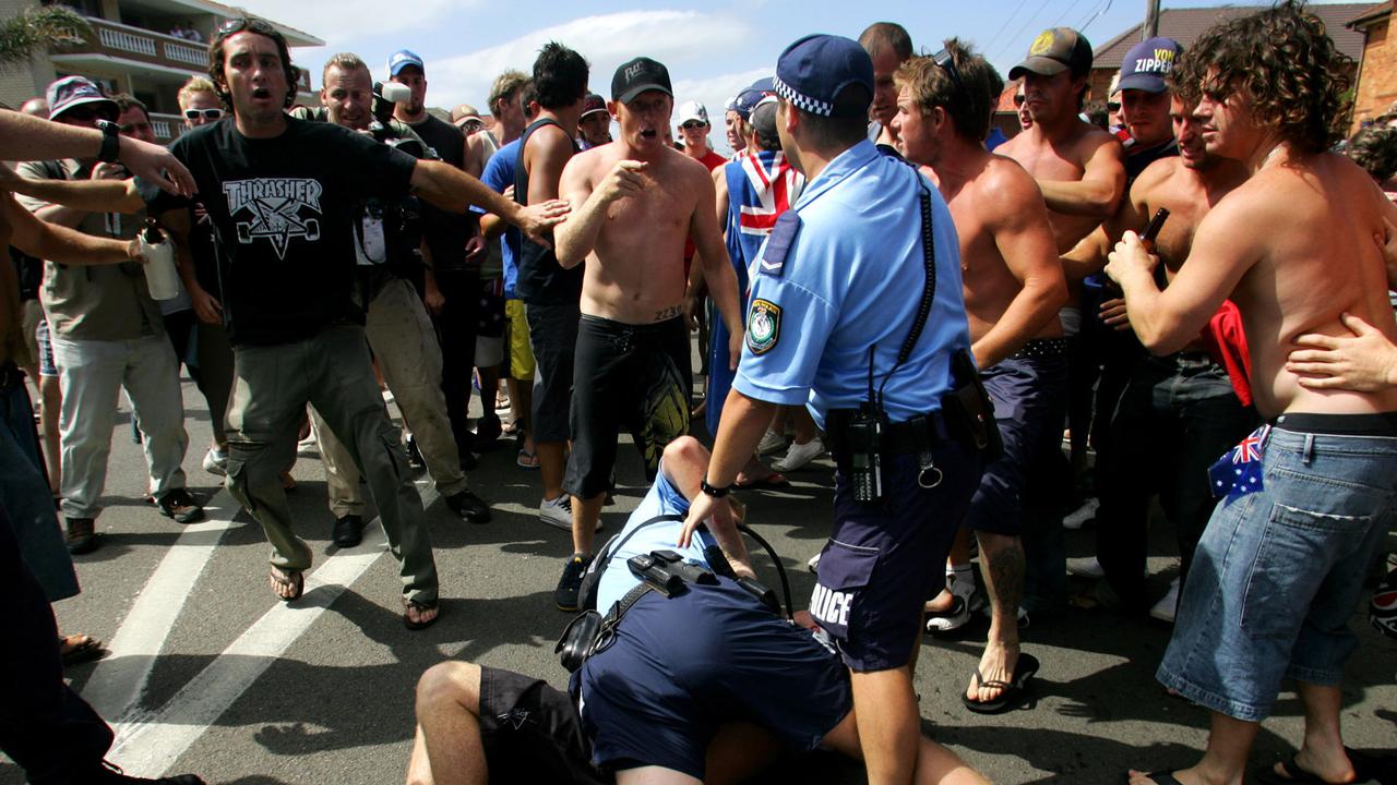 Police clash with rioters at Cronulla Beach