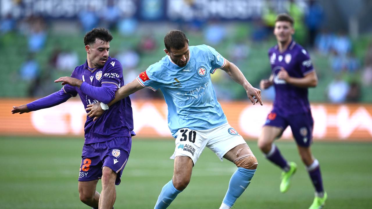 Andreas Kuen of Melbourne City (r)