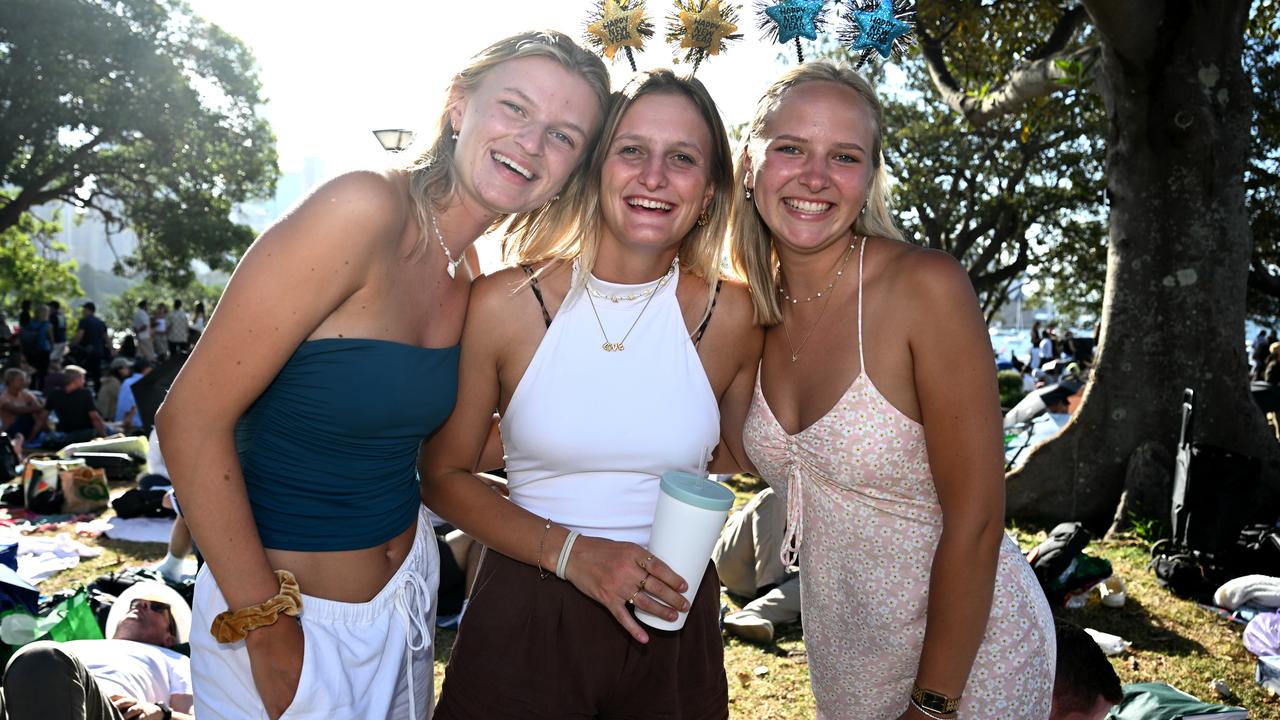 Lena van Vonno, Caroline Meierhans and Nancy Suchan in Sydney