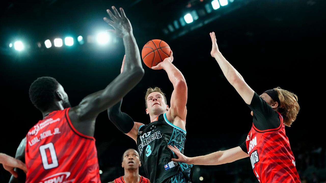 Breakers forward Sam Mennenga