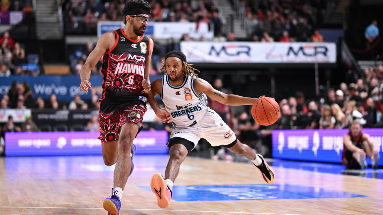 Parker Jackson-Cartwright of the Breakers and William Hickey (Hawks).