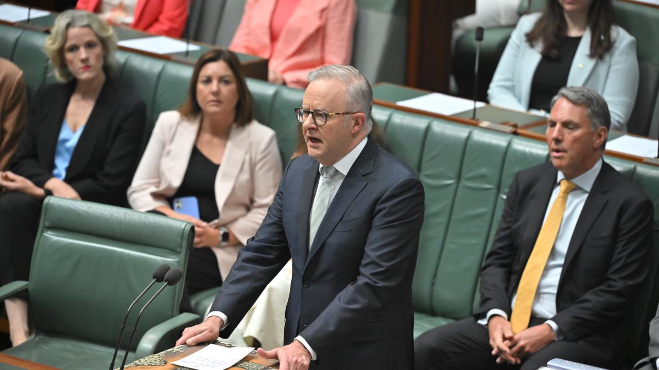 PARLIAMENT SITTING CANBERRA