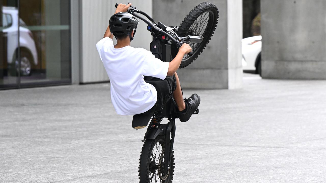 e-bikes 