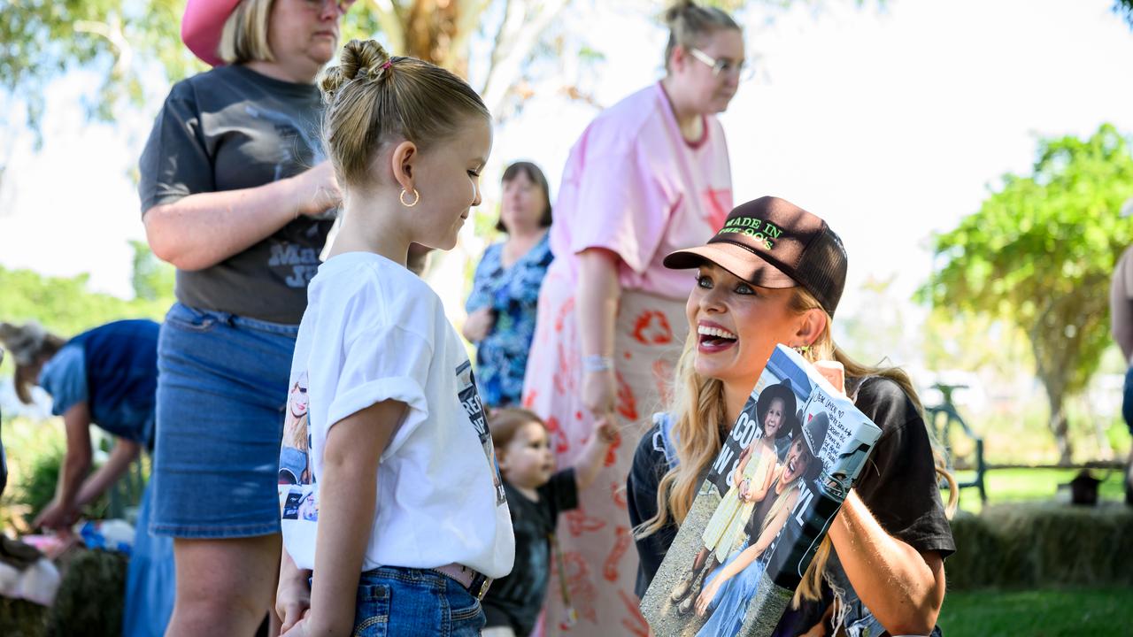 Max Jackson meets fans in Tamworth 