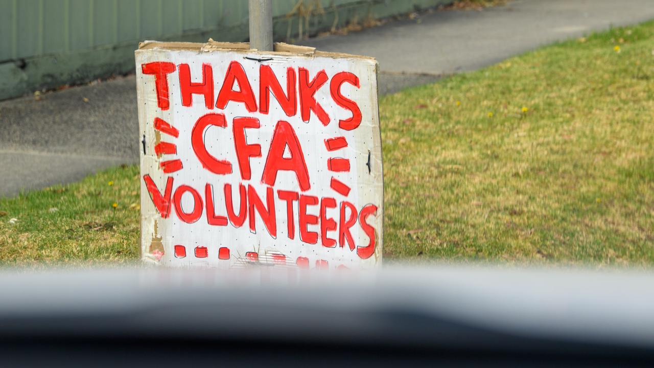 A homemade sign thanking CFA Volunteers in Colac