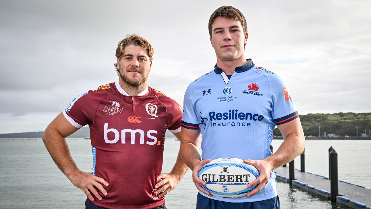 Fraser McReight of the Queensland Reds and Eamon Doyle of NSW Waratahs