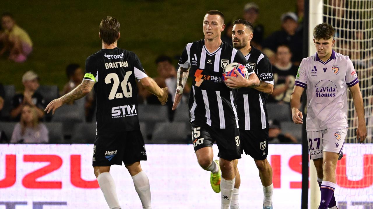 Macarthur's Mitchell Duke