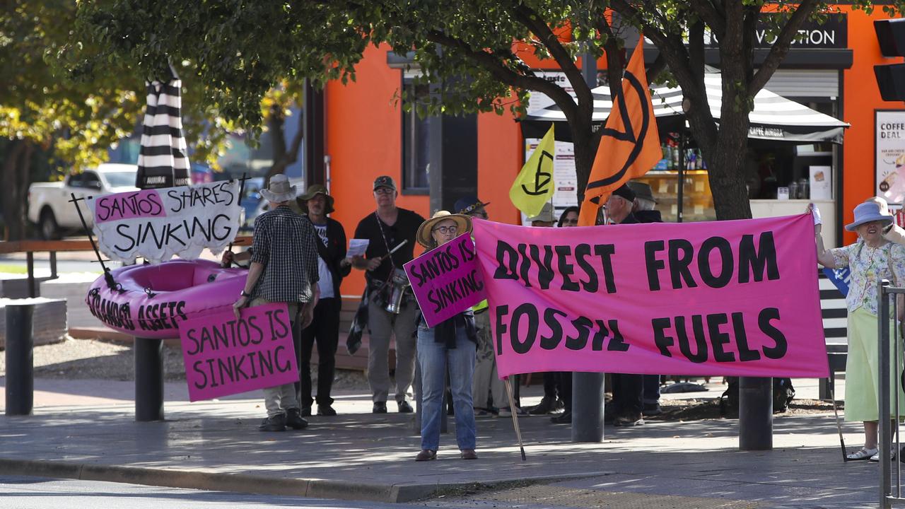 Santos protest (file)