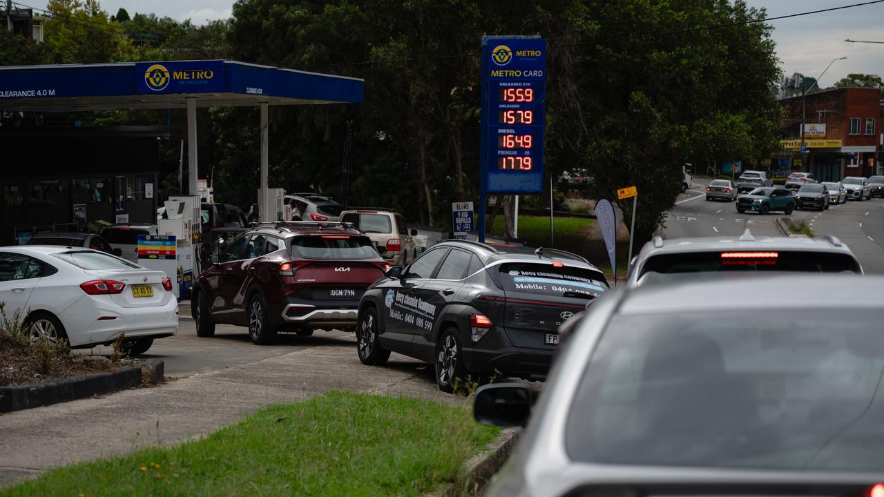 Cras queue at a service station (file image)