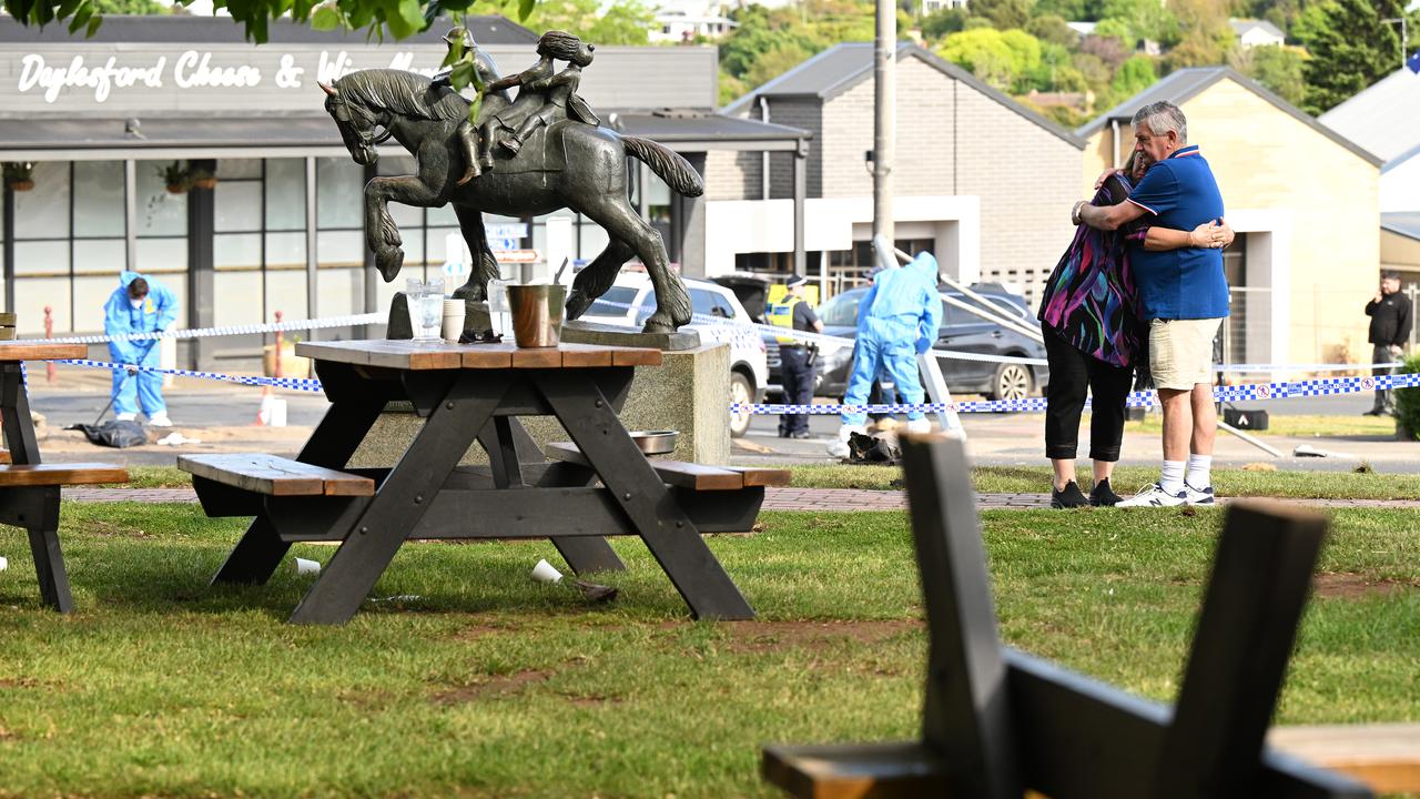 Forensic inspection after the Daylesford crash (file)