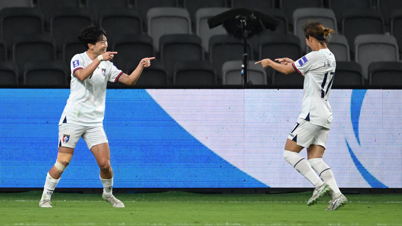 Su Yu-hsuan (l) and Chen Jin-wen.