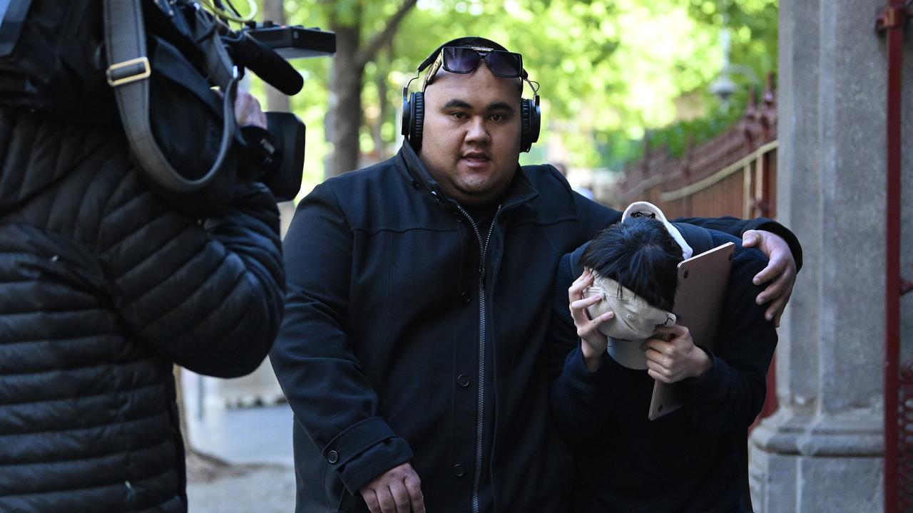 Bao Phuc Cao (centre)