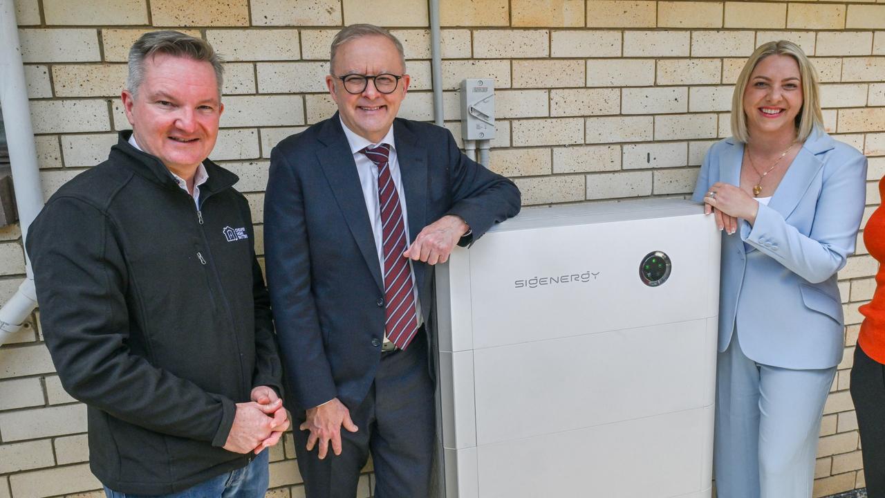 Chris Bowen, Anthony Albanese and Kara Cook (file image)