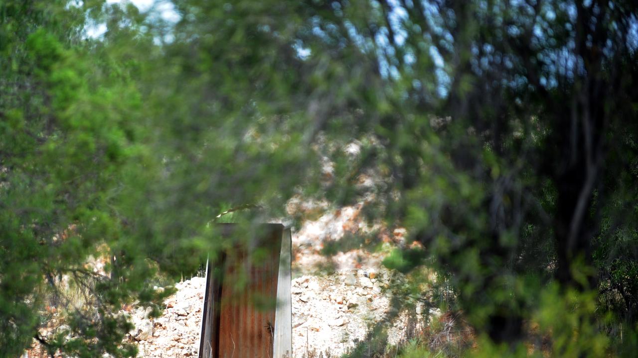 An outdoor dunny (file)