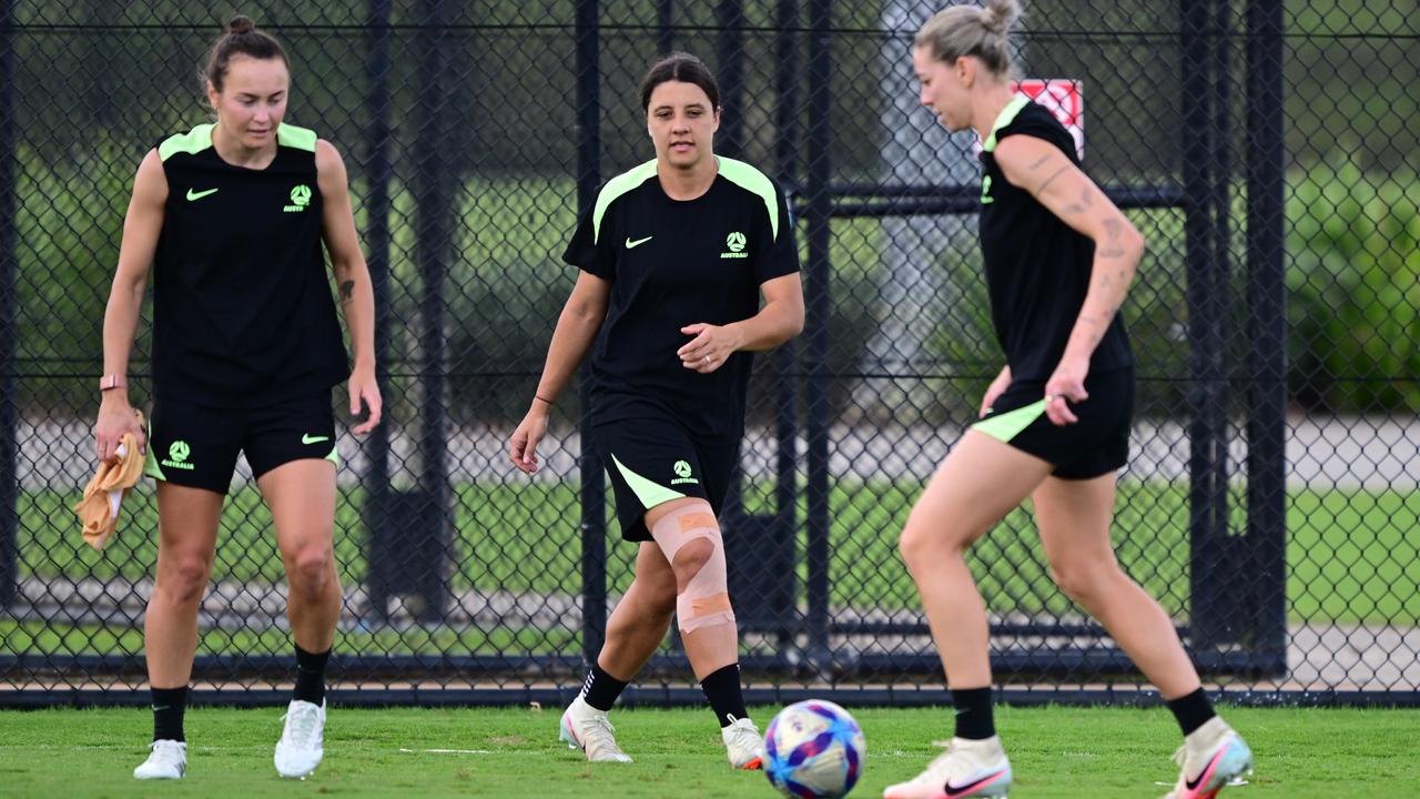 (L-R) Caitlin Foord, Sam Kerr and Alanna Kennedy.
