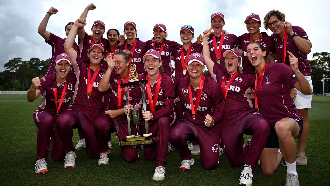 Queensland with WNCL trophy.