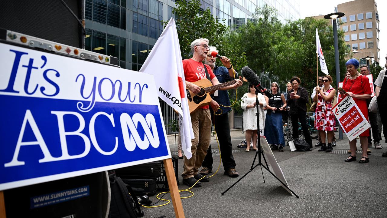 Billy Bragg performs as ABC staff members strike (file image)