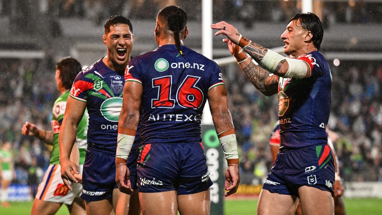 Celebrating Warriors players.