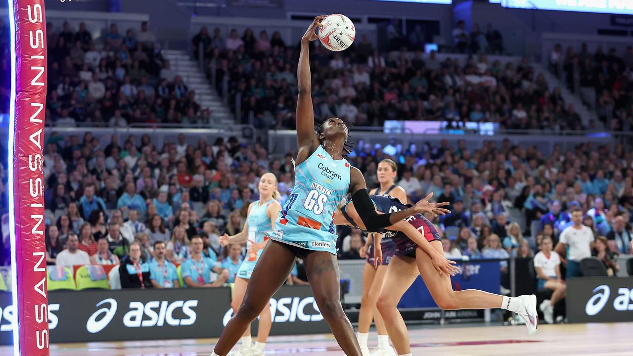 Shimona Nelson of the Mavericks