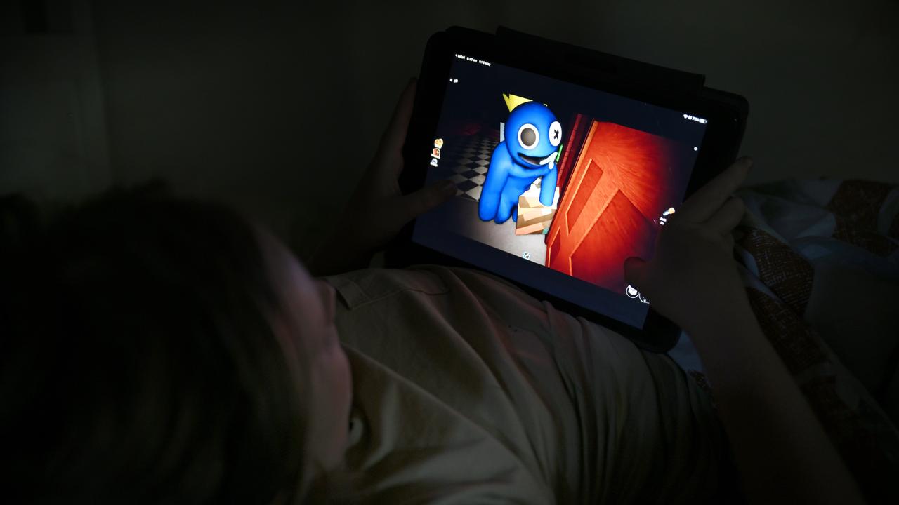 CHILDRENS DEVICE SCREEN TIME STOCK