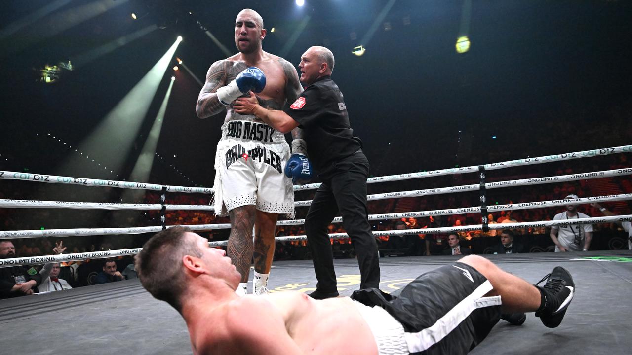 Nelson Asofa-Solomona (top) and Jeremy Latimore.