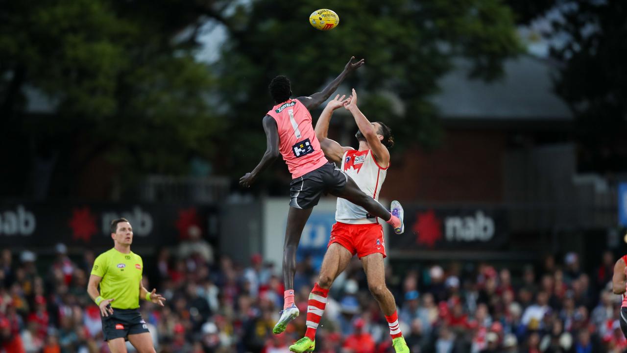 Gold Coast's Mac Andrew and Sydney's Brodie Grundy 