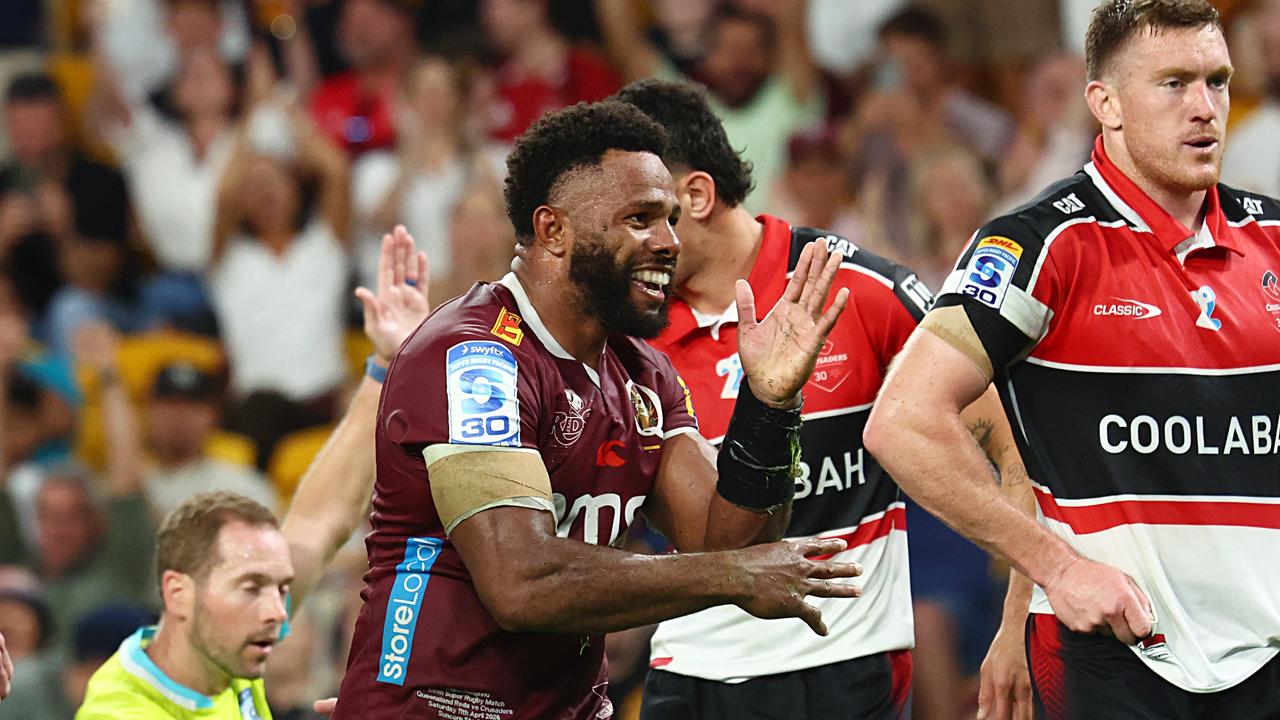 Filipo Daugunu celebrating