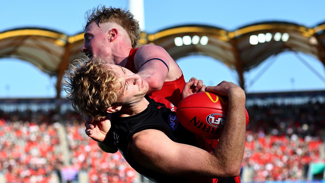 Thomas Edwards hit by John Noble.