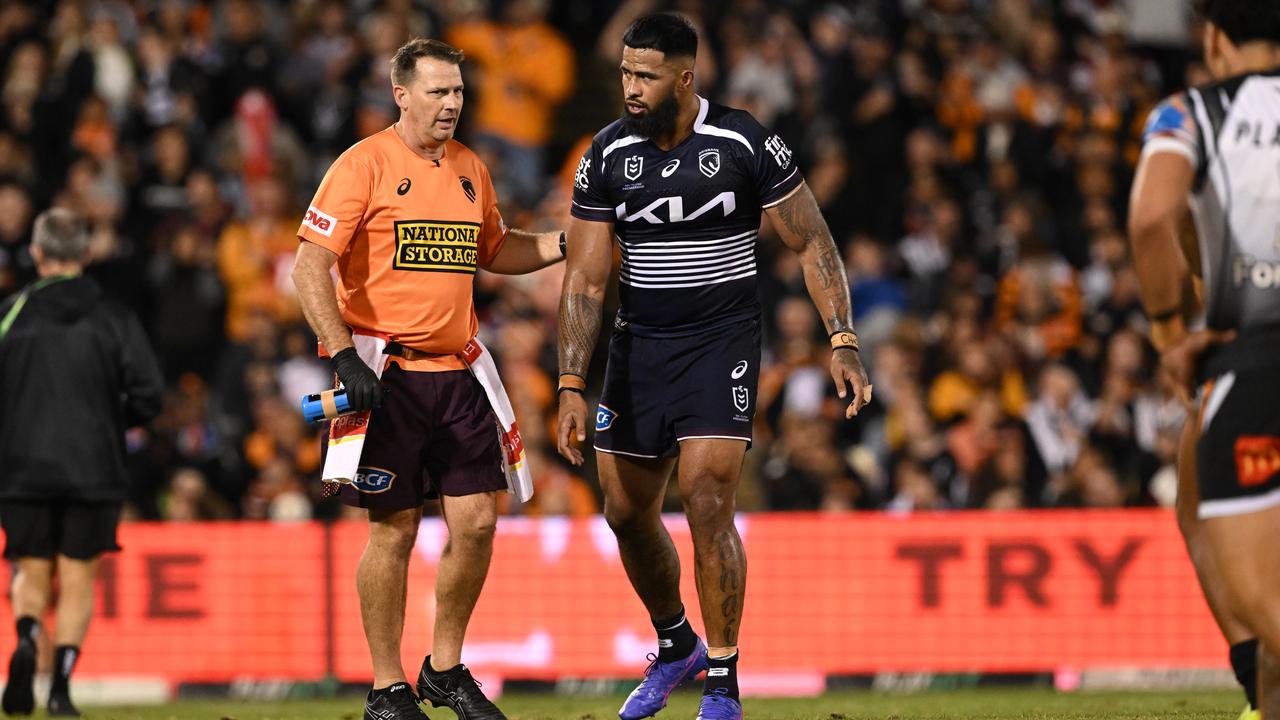 Payne Haas suffered a knee injury against the Tigers.