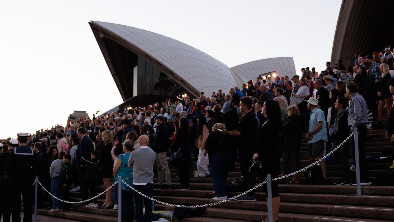The Lest We Forget Harbour Sunset Tribute
