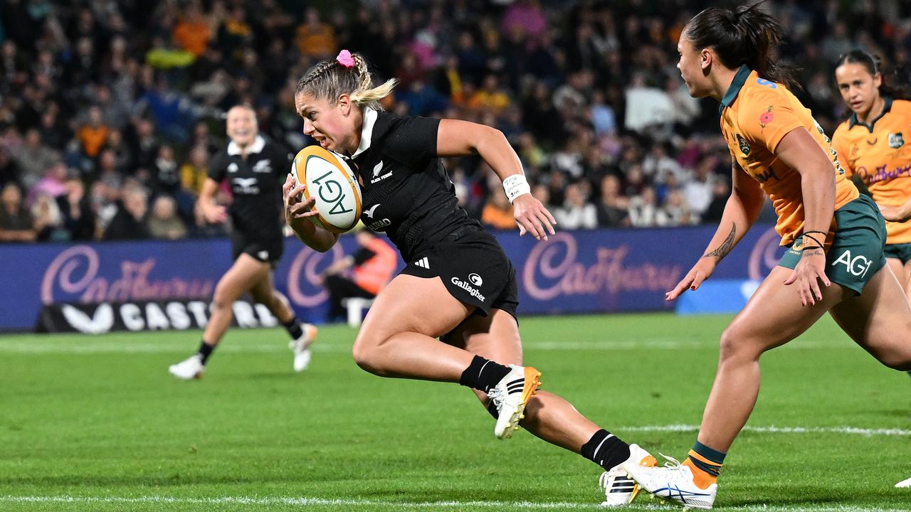 Amy Du'Plessis opened the scoring for New Zealand.